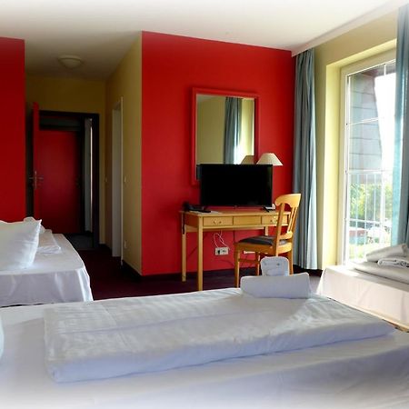 Hotel Lindenberger Hof Ahrensfelde Exteriör bild