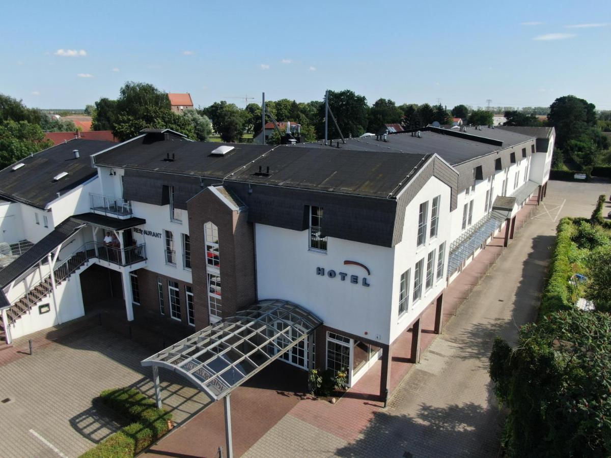 Hotel Lindenberger Hof Ahrensfelde Exteriör bild